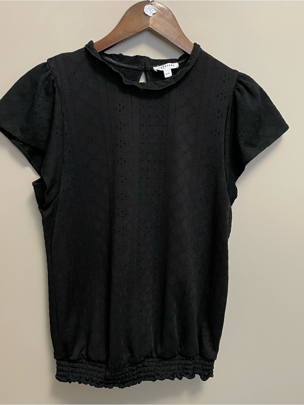 Reitman’s Signature Black Eyelet Ruffle Mock Neck Top Women’s XS